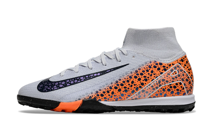 Chuteira Society Nike Air Zoom Mercurial Superfly 10 Elite TF Branca, Laranja e Preto "Eletric Pack"