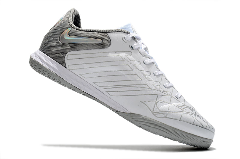 Bota de futbol sala Nike Tiempo Legend 9 Elite en blanc i gris "Focus"