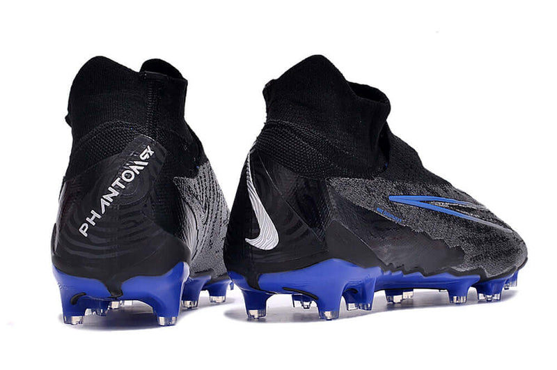 Precisão é com a Chuteira de Campo Nike Phantom GX DF Elite FG Preta e Azul "Black Pack" na Farda de Boleiro, Garanta a qualidade de Jogadores Profissionais