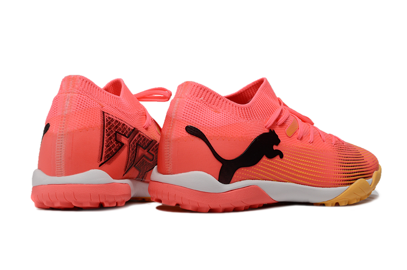 Society Puma Future 7 TF Botes de futbol rosa i groc 