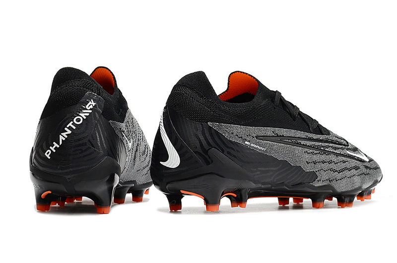 Precisão é com a Chuteira de Campo Nike Phantom GX Elite FG Preta e Laranja "Black Pack" na Farda de Boleiro, Garanta a qualidade de Jogadores Profissionais