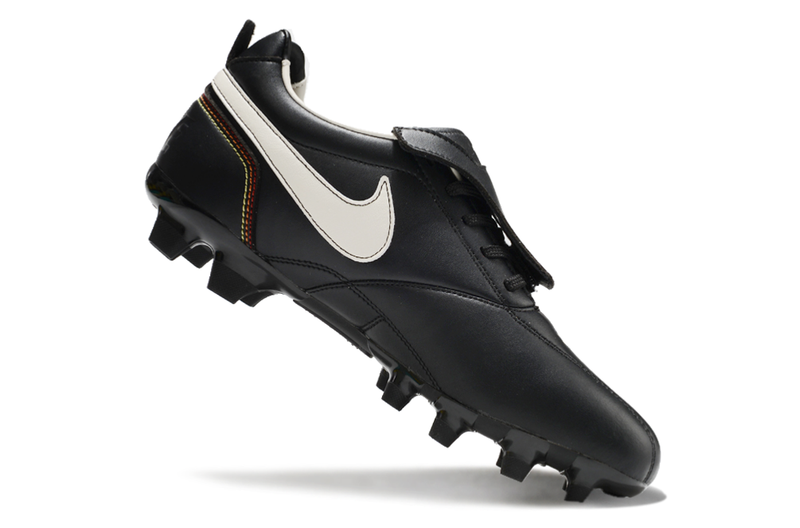 Botes de futbol Nike Retro Tiempo Legend R10 Elite en blanc i negre 