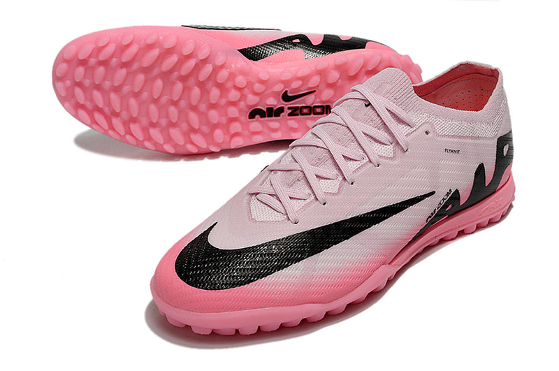 Chuteira Society Nike Air Zoom Mercurial Vapor 15 TF Rosa e Preto "Mad Brilliance Pack"