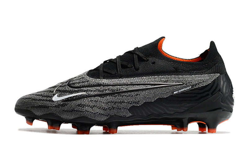 Precisão é com a Chuteira de Campo Nike Phantom GX Elite FG Preta e Laranja "Black Pack" na Farda de Boleiro, Garanta a qualidade de Jogadores Profissionais