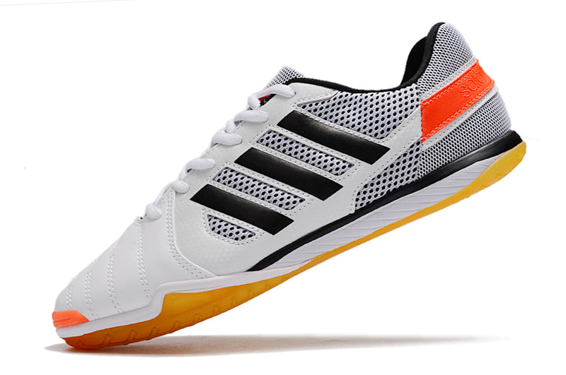 Adquira Chuteira Futsal Adidas Top Sala IC com Frete Grátis e 2 Brindes (Meia Antiderrapante + Bolsa) na Farda de Boleiro!