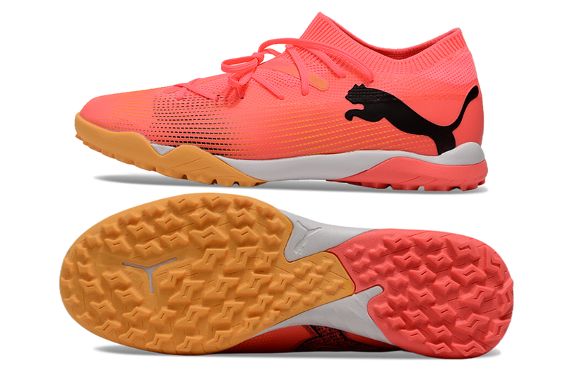 Chuteira Society Puma Future 7 TF Rosa e Amarelo