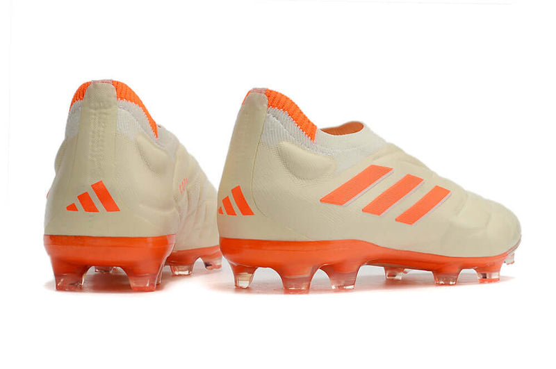 Adquira a nova Chuteira da Adidas Copa Pure.1 Bege e Laranja "Heatspawn Pack" na Farda de Boleiro, a Nova Copa Pure.1 garante Controle de Bola e muito conforto