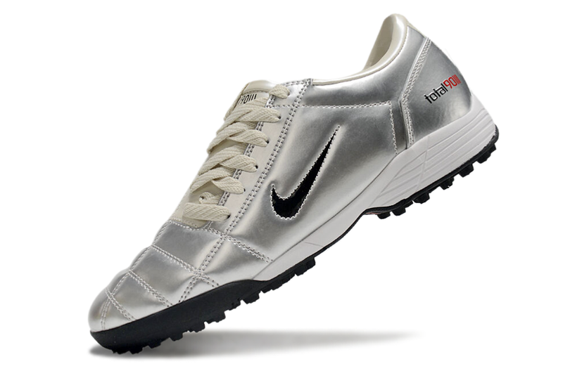 Chuteira Society Nike Total 90 TF Prata e Creme