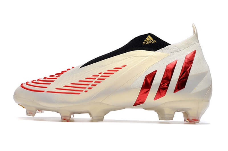 A nova Chuteira da Adidas de Campo Predator Edge+ FG Off-White e Vermelho "Showdown Pack" na Farda de Boleiro, Garanta a qualidade de Jogadores Profissionais