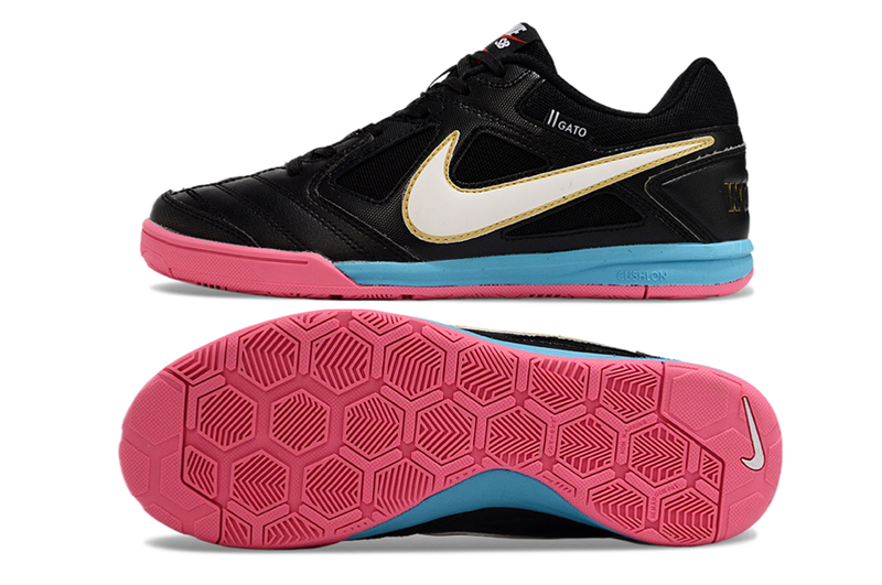 Botes de futbol sala Supreme x Nike SB Gato IC negre, rosa i blau