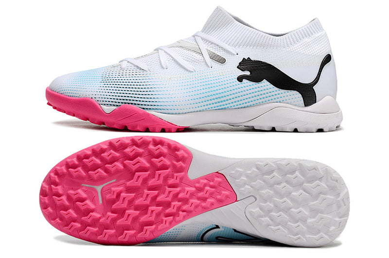 Chuteira Society Puma Future 7 TF Branca e Rosa "Phenomenal Pack"