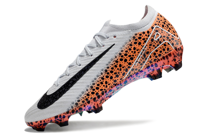 Chuteira Campo Nike Air Zoom Mercurial Vapor 16 Elite FG Branca, Laranja e Preto "Electric Pack"