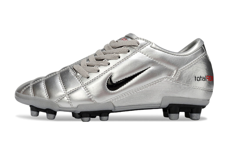 Chuteira Campo Nike Total 90 FG Prata e Vermelha