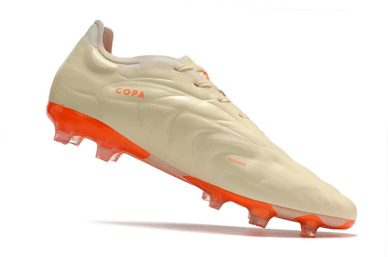 Adquira a nova Chuteira da Adidas Copa Pure.1 Bege e Laranja "Heatspawn Pack" na Farda de Boleiro, a Nova Copa Pure.1 garante Controle de Bola e muito conforto