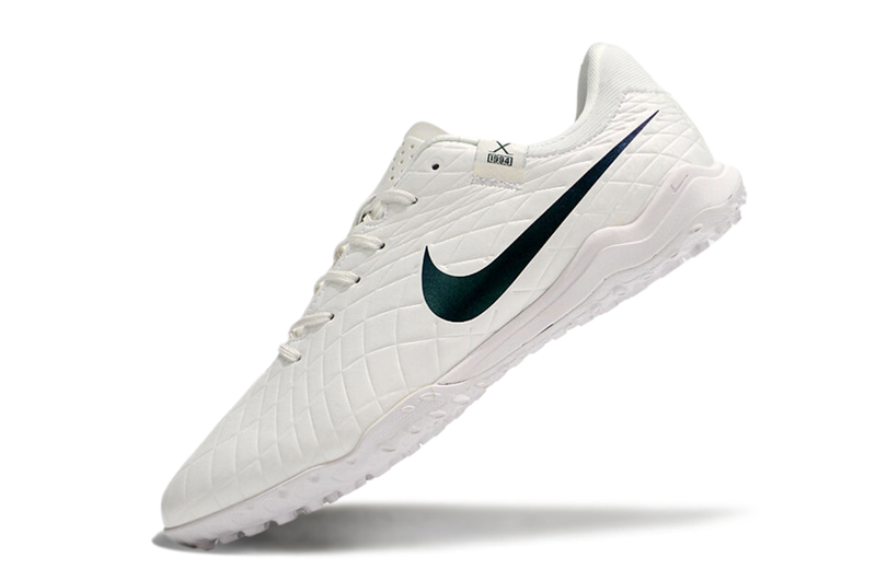 Bota de futbol Nike Tiempo Legend 10 Pro TF blanca i verda "Pearl Pack". 