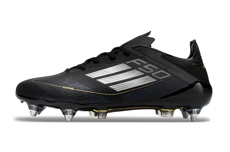 Botes de futbol Adidas F50 punta d'alumini negre i daurat "Dark Spark Pack"