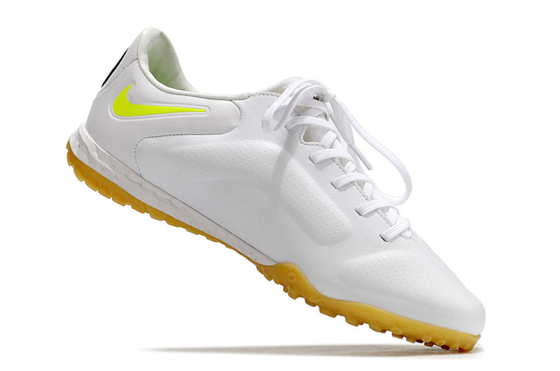 Tenha muito mais CONFORTO com a Nike Tiempo Legend 9 Elite de Society, Adquira na Farda de Boleiro, Garanta qualidade de Jogadores e com FRETE GRÁTIS!