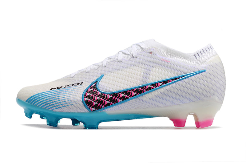 Bota de futbol Nike Air Zoom Mercurial Vapor 15 Elite FG en blanc i blau "Blast Pack".