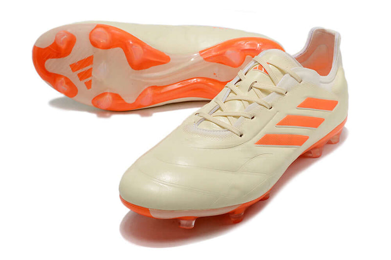 Adquira a nova Chuteira da Adidas Copa Pure.1 Bege e Laranja "Heatspawn Pack" na Farda de Boleiro, a Nova Copa Pure.1 garante Controle de Bola e muito conforto