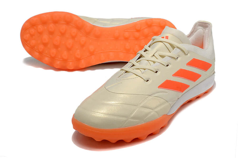 Chuteira Adidas Copa Pure.1 de Society a Chuteira que garante CONFORTO e CONTROLE para o Atleta, adquira na Farda de Boleiro, Garanta a qualidade de Jogadores Profissionais!