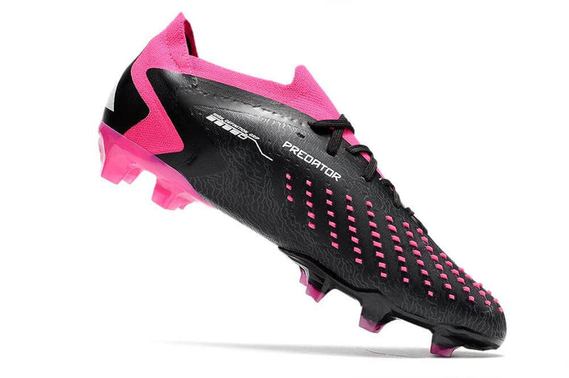 A nova Chuteira da Adidas de Campo Predator Accuracy.1 FG Rosa e Preto "Own You Football Pack" na Farda de Boleiro Garanta a qualidade de Jogadores Profissionais