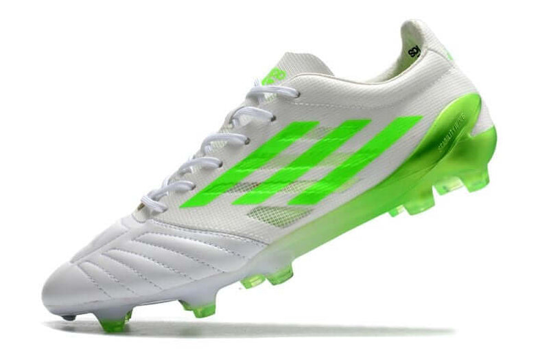 Velocidade é com Adidas X Speedportal 99 Leather.1 FG Branca e Verde na Farda de Boleiro, Garanta a qualidade de Jogadores Profissionais Elite e se divirta!