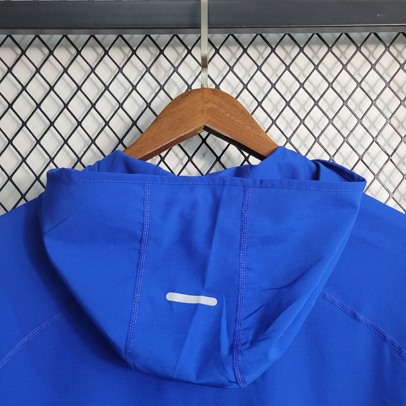 Nome do Produto: Corta Vento Nike Essential HD Azul Produto: Corta Vento  Cores: Azul Marca: Nike Categoria: Corta Vento - Nike Gênero: Unissex |Frete Grátis para todo Brasil | Farda de Boleiro