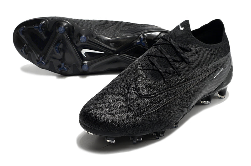 Precisão é com a Chuteira de Campo Nike Phantom GX Elite FG Preta na Farda de Boleiro, Garanta a qualidade de Jogadores Profissionais