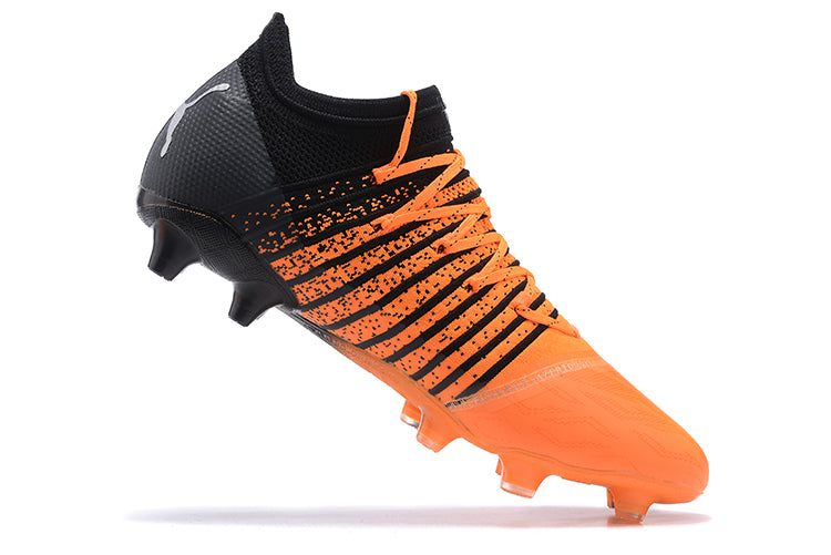 Tenha muito mais CONTROLE com a Puma Future Z 1.3 FG Laranja e Preta "Instinct Pack" na Farda de Boleiro, Garanta a qualidade de Jogadores Profissionais Elite!