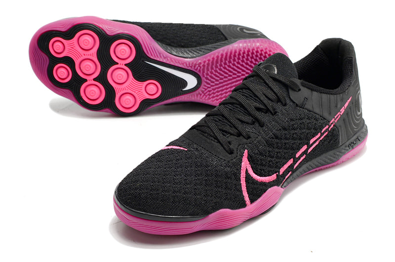 Tenha muito mais CONTROLE com a Nike React Gato Preto e Rosa De Futsal na Farda de Boleiro, Garanta a qualidade e FRETE GRÁTIS!