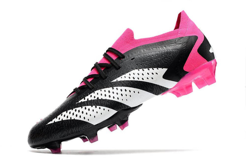 A nova Chuteira da Adidas de Campo Predator Accuracy.1 FG Rosa e Preto "Own You Football Pack" na Farda de Boleiro Garanta a qualidade de Jogadores Profissionais