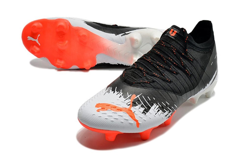 Tenha muito mais CONTROLE com a Puma Future Z 1.3 FG Preta, Branca e Laranja "Ran Out Of Ink" na Farda de Boleiro, Garanta a qualidade de Jogadores Profissionais Elite!