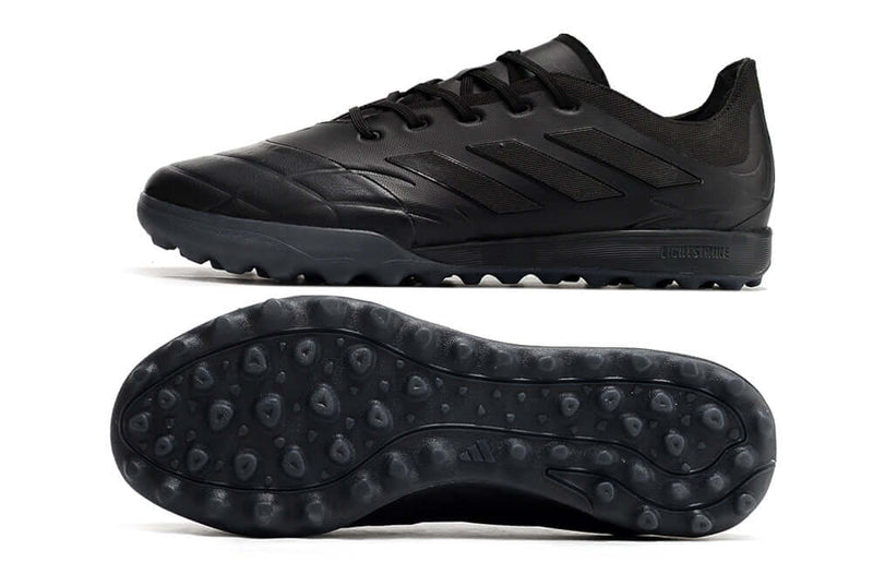 Chuteira Adidas Copa Pure.1 de Society a Chuteira que garante CONFORTO e CONTROLE para o Atleta, adquira na Farda de Boleiro, Garanta a qualidade de Jogadores Profissionais!