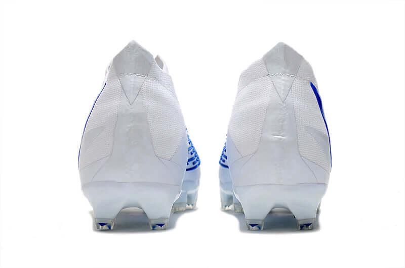 A nova Chuteira da Adidas de Campo Predator Edge.1 FG Branca e Azul "Diamond Edge Pack" na Farda de Boleiro, Garanta a qualidade de Jogadores Profissionais