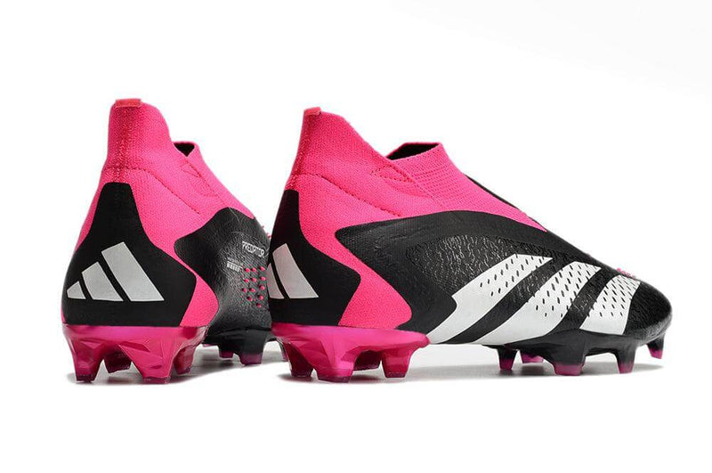 A nova Chuteira da Adidas de Campo Predator Accuracy+ FG Rosa e Preto "Own You Football Pack" na Farda de Boleiro Garanta a qualidade de Jogadores Profissionais