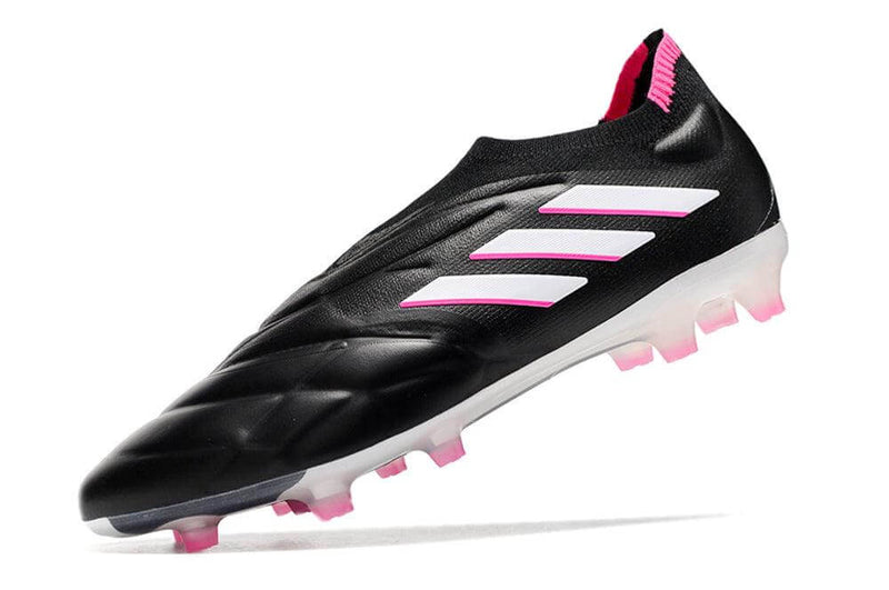 A nova Chuteira da Adidas de Campo Copa Pure+ FG Preta, Rosa e Branca "Own You Football Pack" na Farda de Boleiro, a Nova Copa Pure+ garante qualidade e muito conforto..