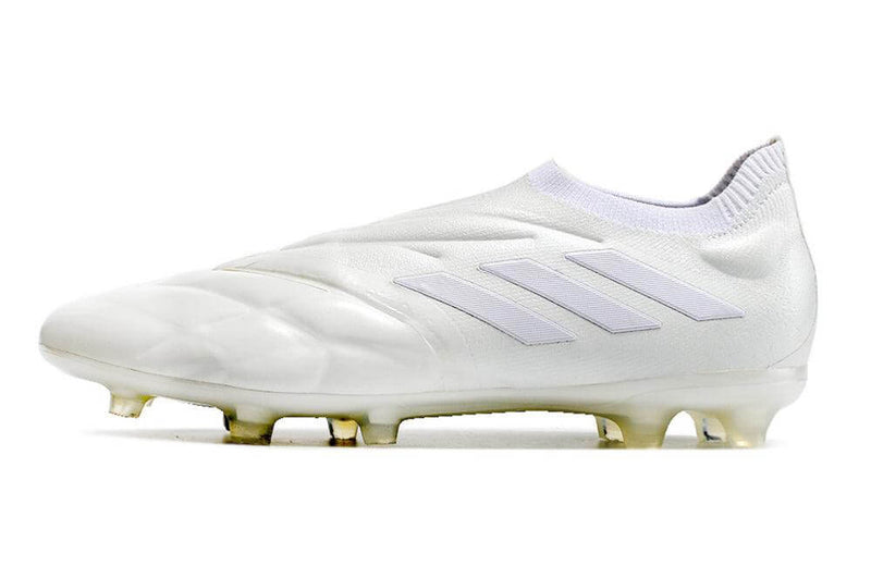 Adquira a nova Chuteira da Adidas Copa Pure+ Branca "Pearlized Pack" na Farda de Boleiro, a Nova Copa Pure+ garante Controle de Bola e muito conforto