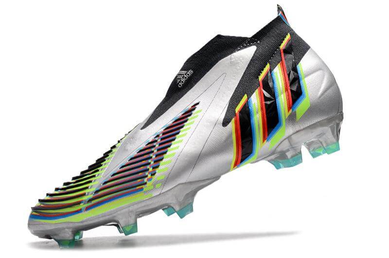 A nova Chuteira da Adidas de Campo Predator Edge+ FG Prata "Beyond Fast UCL Pack" na Farda de Boleiro, Garanta a qualidade de Jogadores Profissionais