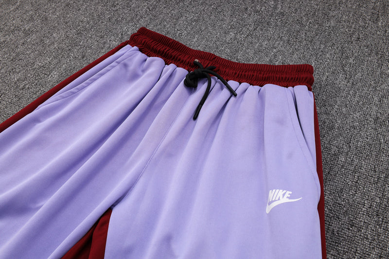 Nome do Produto: Conjunto de Moletom Nike Sportswear Tech Overlay Bordo e Roxo Produto: Conjunto de Moletom Nike Overlay (Jaqueta com capuz + Calça) Cores: Bordo e Roxo Marca: Nike Categoria: Conjuntos de Moletom de Frio Gênero: Masculino |Frete Grátis pa