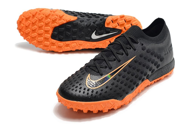 Tenha muito mais CONTROLE com a Nike Phantom Ultra Venom TF na Farda de Boleiro, Garanta a qualidade de Jogadores Profissionais na Farda de Boleiro com FRETE GRÁTIS!