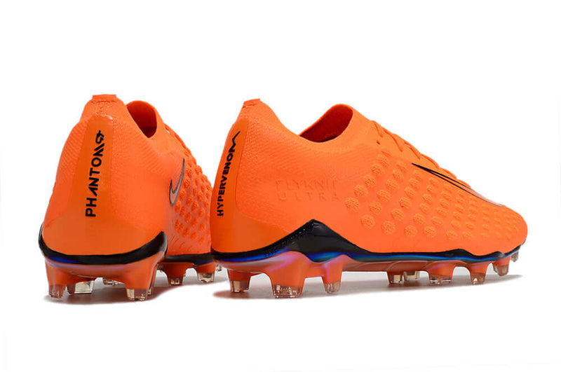 A novíssima Phantom Ultra Venom Elite FG Laranja, a chuteira de edição especial que homenageia o modelo clássico Hypervenom e o combina com a série Phantom