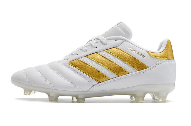 Compre sua Chuteira Campo Adidas Copa Icon FG Branco e Dourado na Farda de Boleiro, o modelo oferece muito conforto e ajuda no controle de Bola