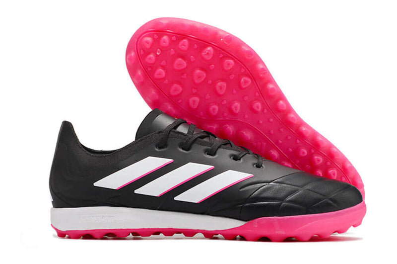 Chuteira Adidas Copa Pure.1 de Society a Chuteira que garante CONFORTO e CONTROLE para o Atleta, adquira na Farda de Boleiro, Garanta a qualidade de Jogadores Profissionais!