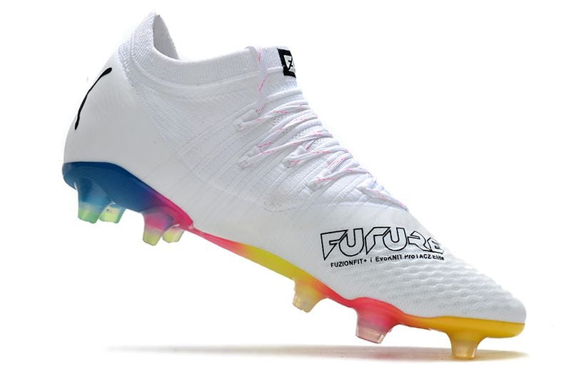 Tenha muito mais CONTROLE com a Puma Future Z 1.3 FG Branca e Colorida na Farda de Boleiro, Garanta a qualidade de Jogadores Profissionais Elite!