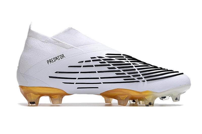 A nova Chuteira da Adidas de Campo Predator Edge+ FG Branca e Preto na Farda de Boleiro, Garanta a qualidade de Jogadores Profissionais