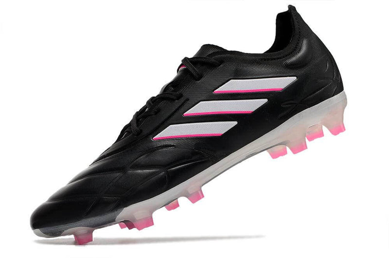 A nova Chuteira da Adidas de Campo Copa Pure.1 FG Preta, Rosa e Branca "Own You Football Pack" na Farda de Boleiro, a Nova Copa Pure.1 garante qualidade e muito conforto..