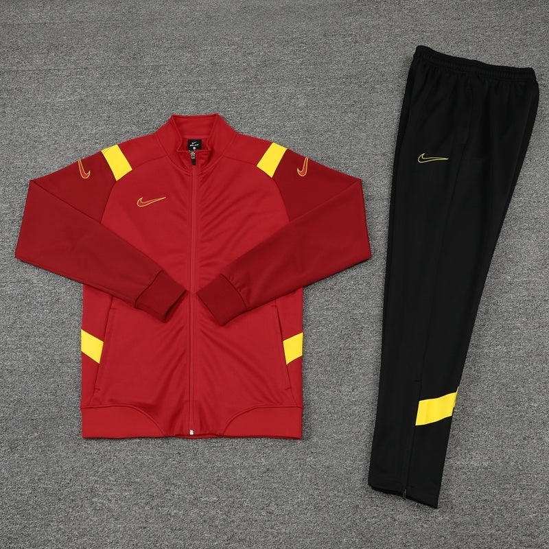 Conjunto Casual de Frio Nike Drifit Academy Vermelho, Amarelo e Preto - Farda de Boleiro