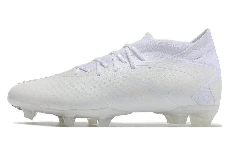 A nova Chuteira da Adidas de Campo Predator Accuracy.1 FG Branca "Pearlized Pack" na Farda de Boleiro, Garanta a qualidade de Jogadores Profissionais Elite