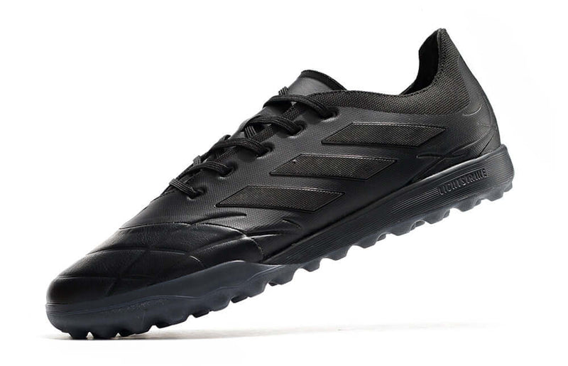 Chuteira Adidas Copa Pure.1 de Society a Chuteira que garante CONFORTO e CONTROLE para o Atleta, adquira na Farda de Boleiro, Garanta a qualidade de Jogadores Profissionais!