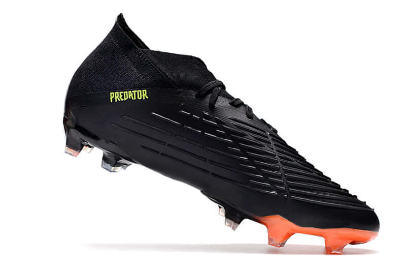 A nova Chuteira da Adidas de Campo Predator Edge.1 Low FG Preto e Verde "Shadow Portal Pack" na Farda de Boleiro, Garanta a qualidade de Jogadores Profissionais Elite